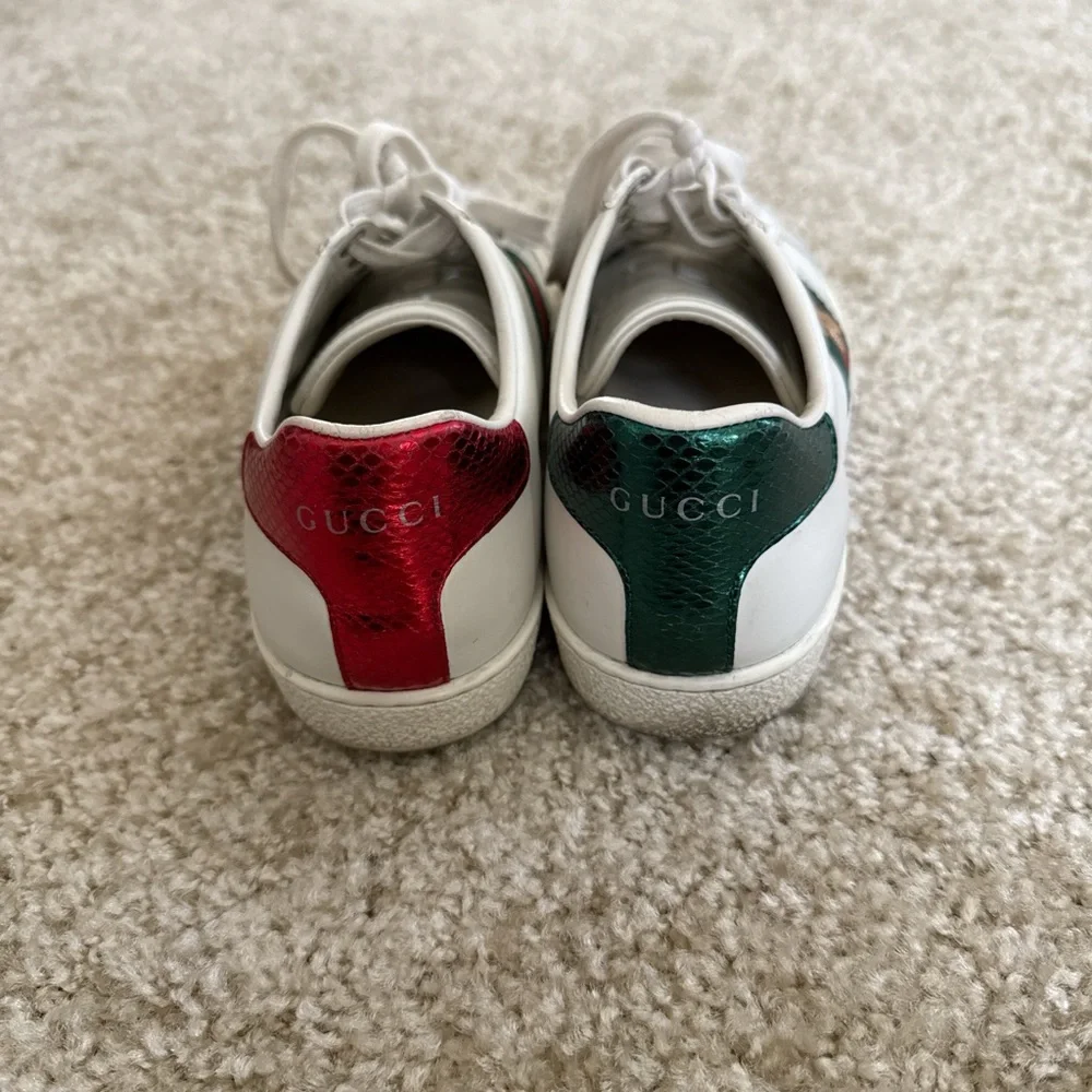 Authentic Gucci White Leather Sneakers with Red and Green Accents - Picture 3 of 4